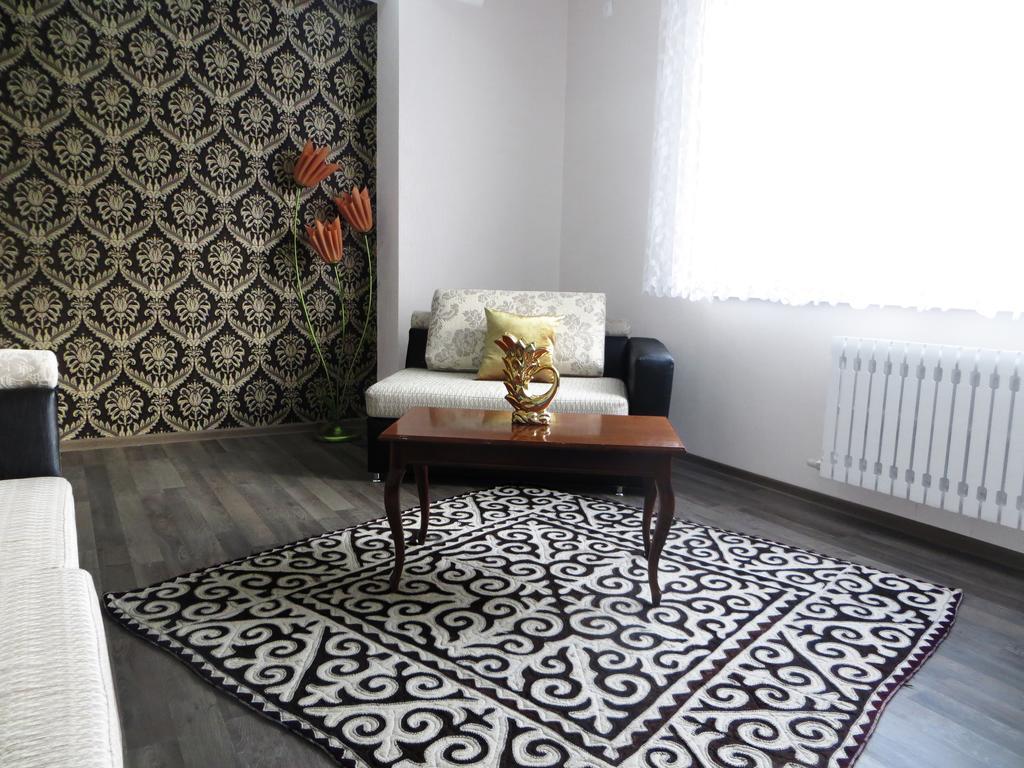 Maximus Apartament Bishkek Exterior foto