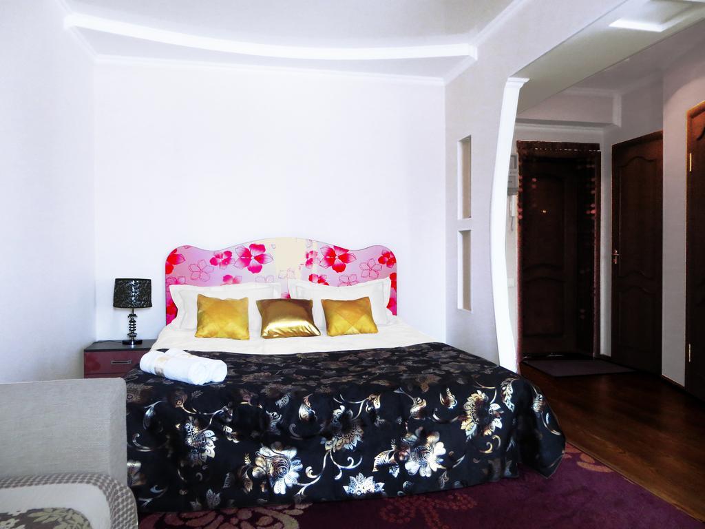 Maximus Apartament Bishkek Exterior foto